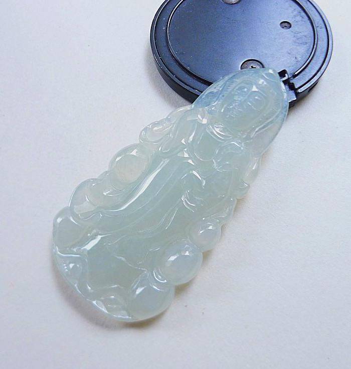 自然光实拍!天然A货好种观音挂件图2