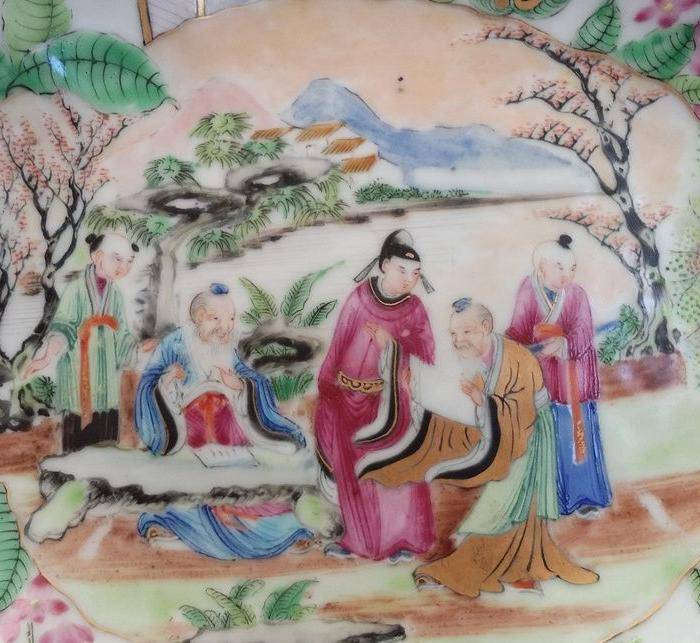 清晚期广彩精品开窗海棠型盘图2