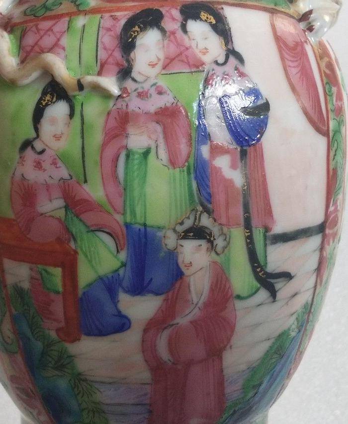 清咸丰广彩人物双耳瓶图7