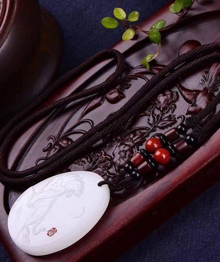 大美货白玉雕刻老虎图3