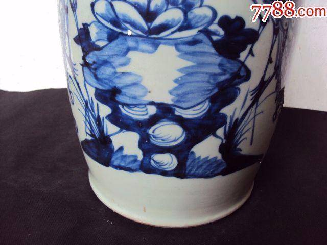 全品大清光绪青花双凤戏牡丹大花瓶一件图2