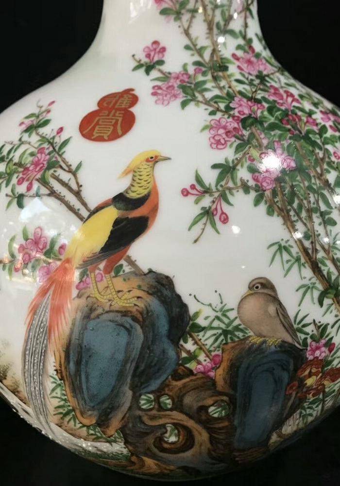本金珐琅彩郎诗宁恭绘花鸟纹天球瓶图5