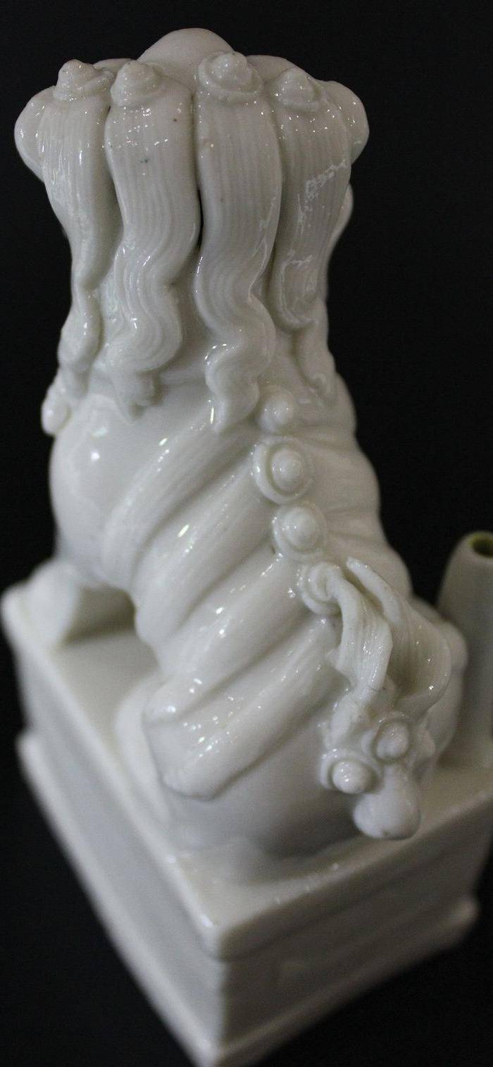 清康熙 德化白釉瑞狮形香插图4