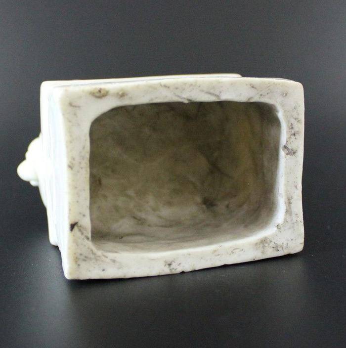 清康熙 德化白釉瑞狮形香插图7