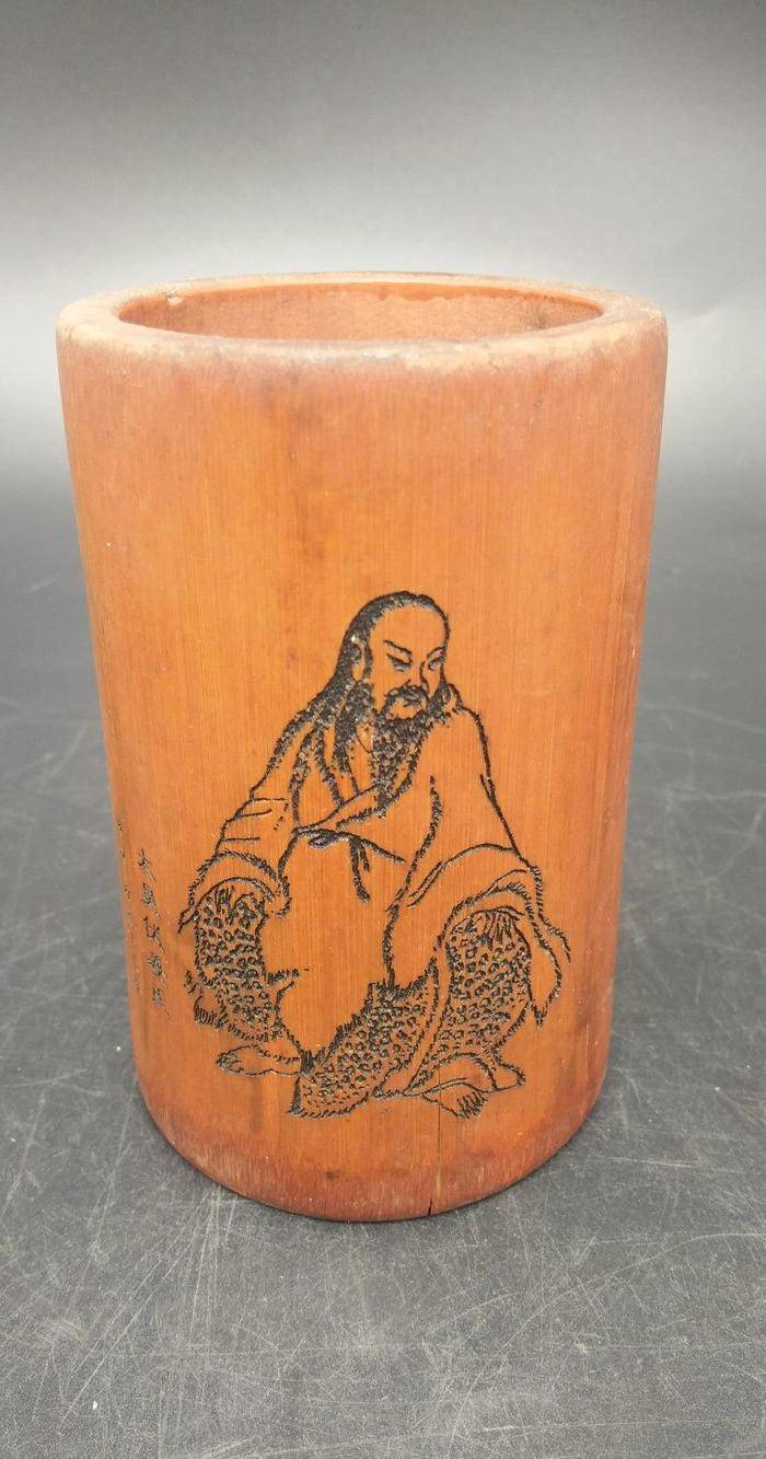 老雕竹笔筒图2