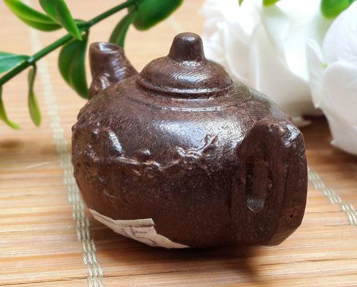15 越南红土沉香壶把件图4