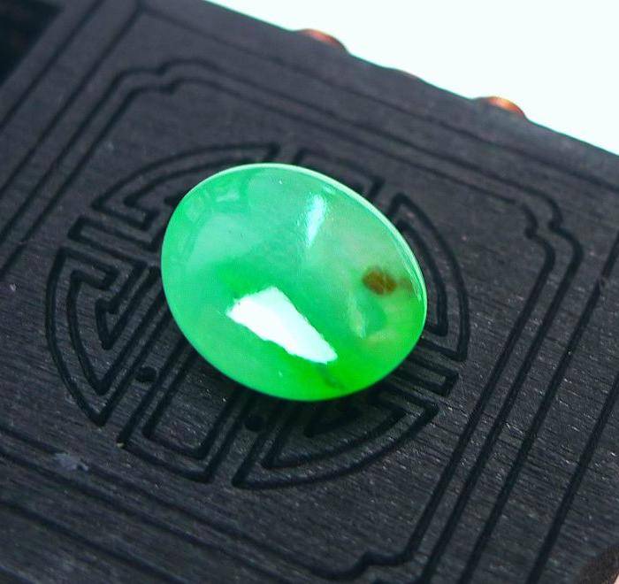 金牌 冰润阳绿戒指蛋面图4