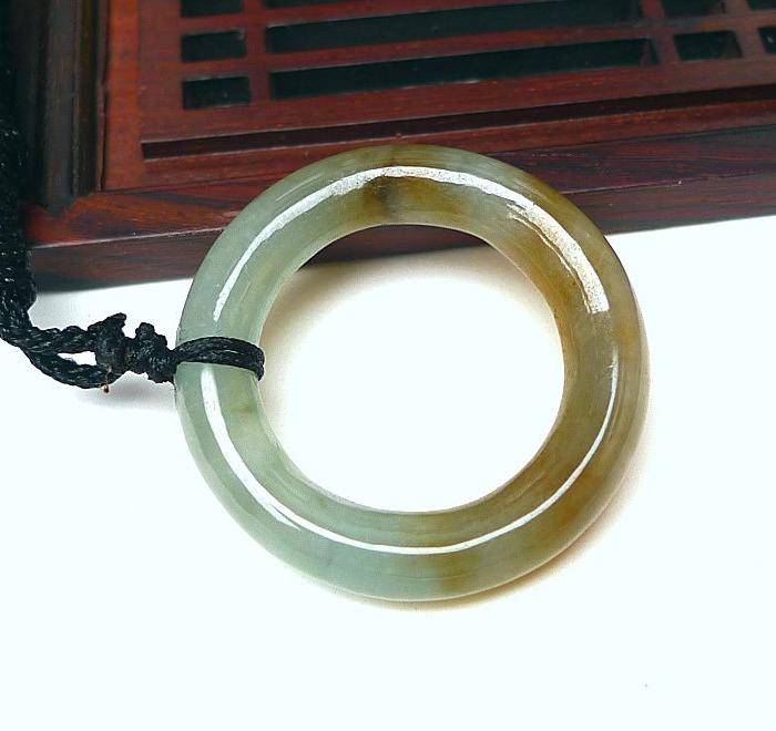 金牌 冰润带翡平安环吊坠图7