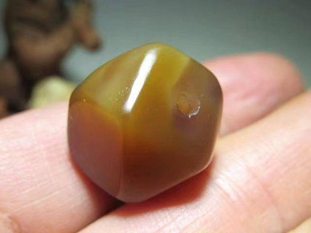 开门到代 清 上等 唐红 玛瑙 多楞珠 做工精细 见棱见线 手感油润图2