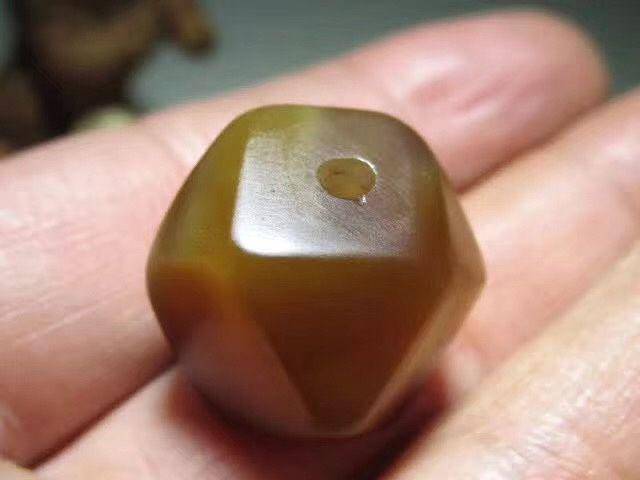 开门到代 清 上等 唐红 玛瑙 多楞珠 做工精细 见棱见线 手感油润图4
