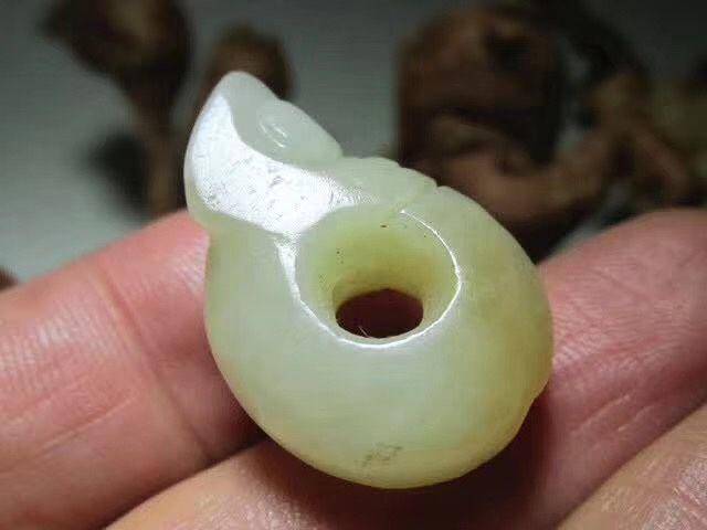 开门到代 清 早期 和田玉 枣红皮 籽料 龙护主 挂坠 玉质细腻 手感图6