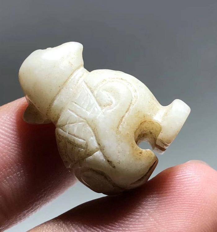 清 和田玉 祥瑞鸟 手工雕刻 工艺精美 造型独特 佩戴 漂亮 包浆老厚图2