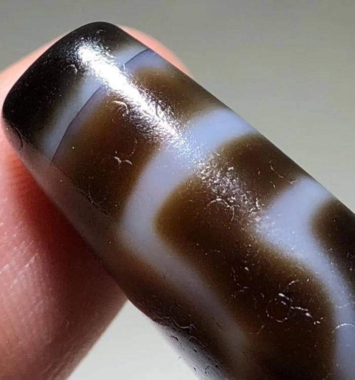 明代 藏传 至纯三眼 玛瑙天珠 手工制作 工艺 钥匙孔 包浆熟润 润到图5