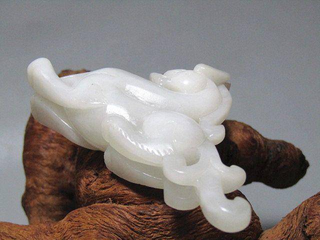 清和田一级白玉古龙 挂件 摆件 细腻油润图6