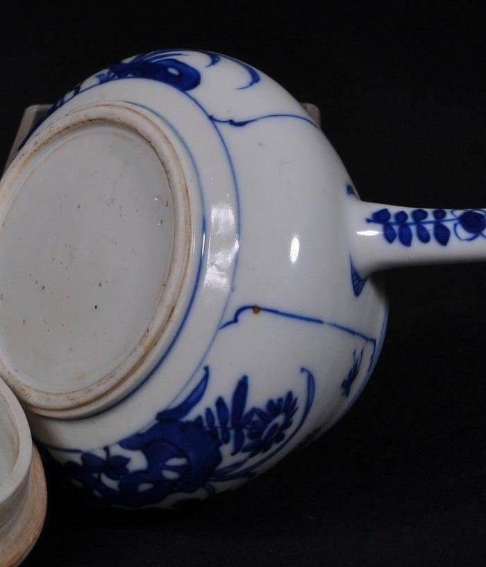 康熙青花花卉壶图7