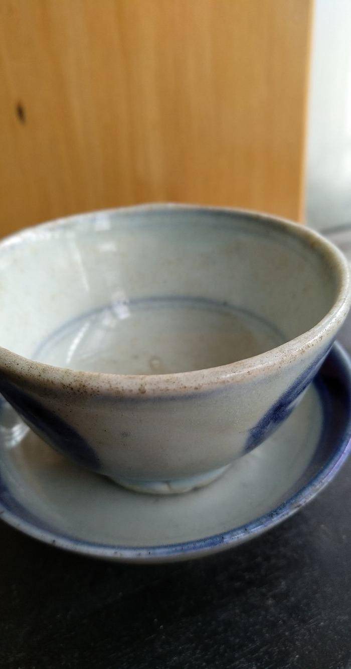 清代青花小茶杯和一小碟。图7