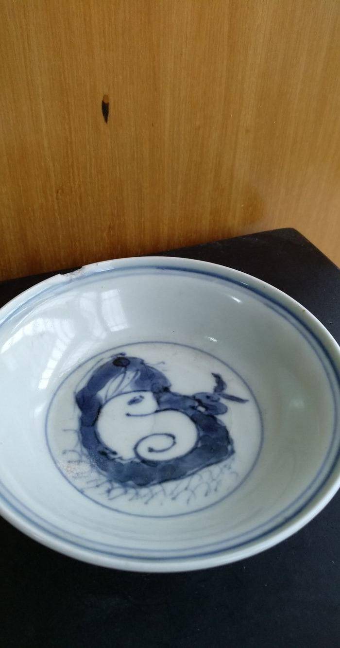 明早期成化年制款青花碟。釉面白中微泛青,润如玉。口径图4