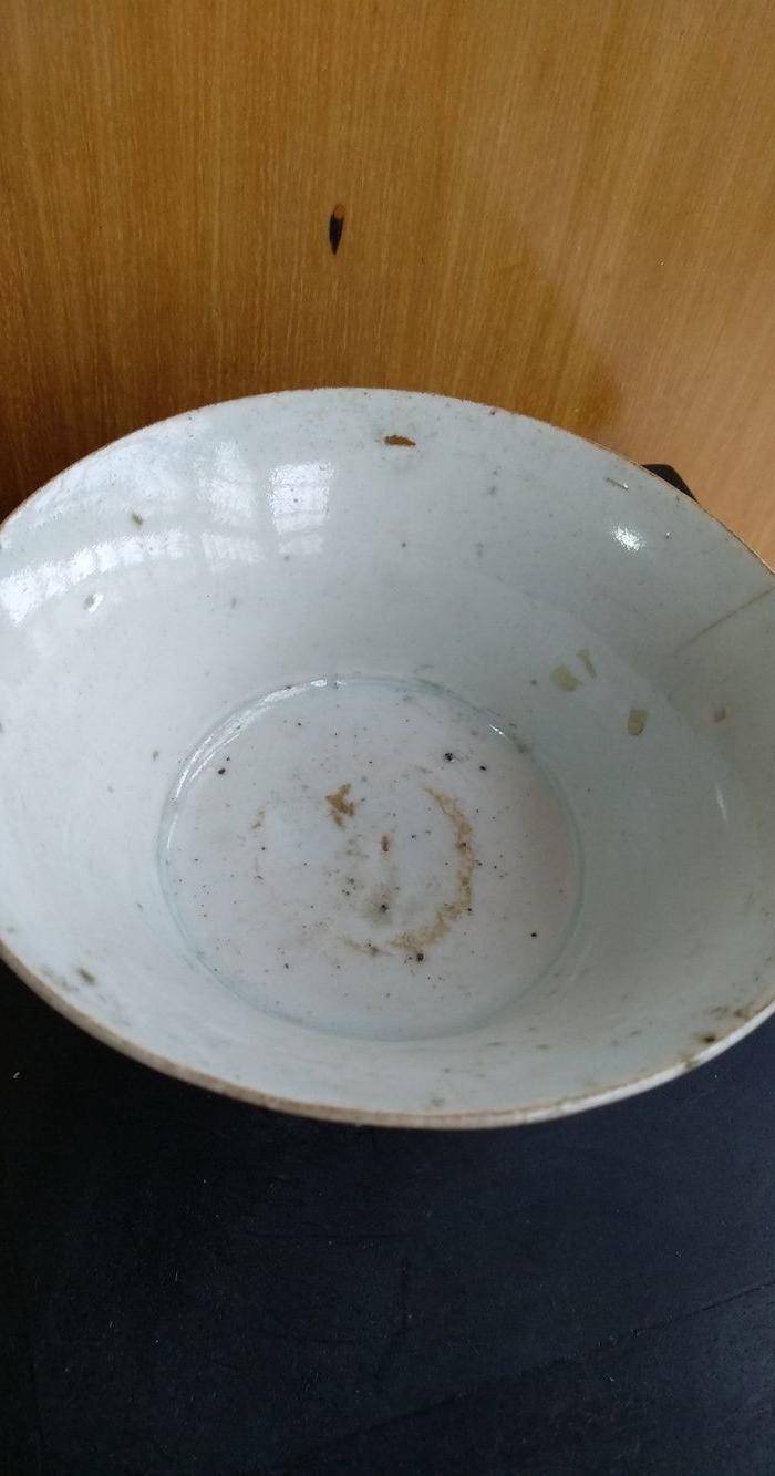 元枢府釉小底足折腰碗,高5.5Cm,口径11.4. 11Cm。图4