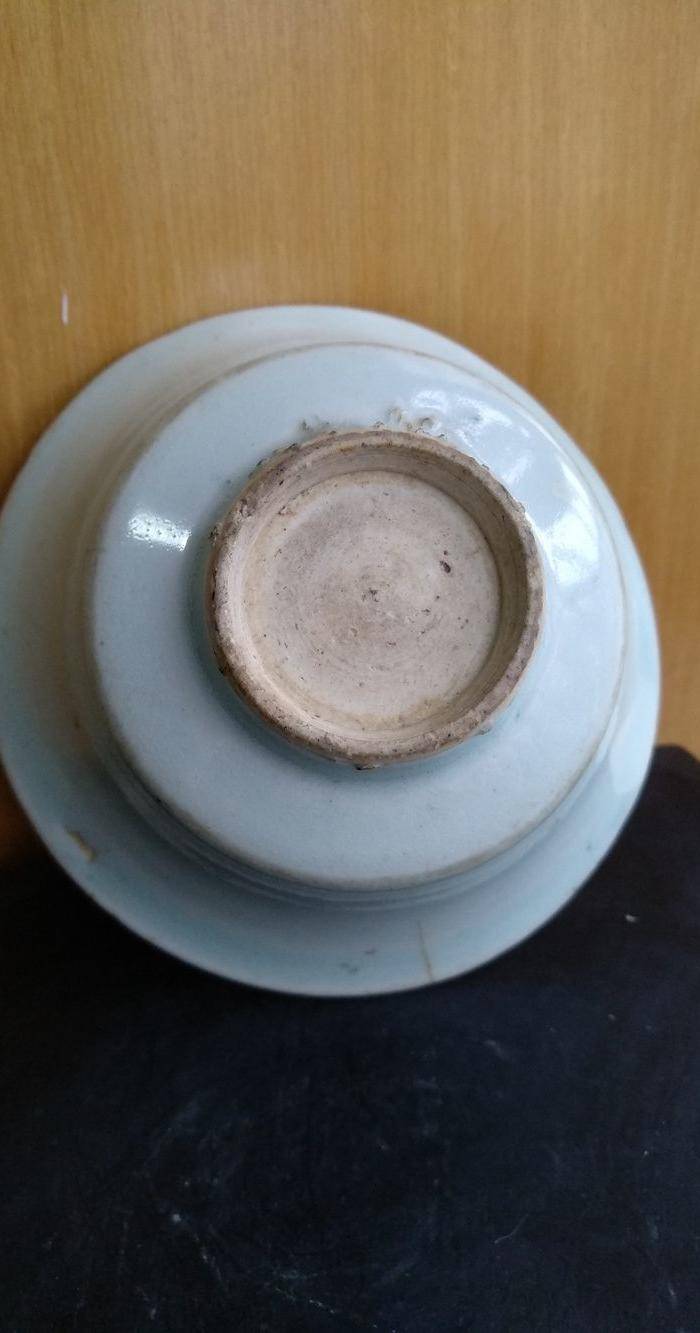 元枢府釉小底足折腰碗,高5.5Cm,口径11.4. 11Cm。图6