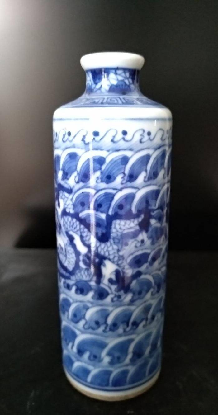 清。青花鼻烟壶,高:9.5Cm,底径3Cm。图3