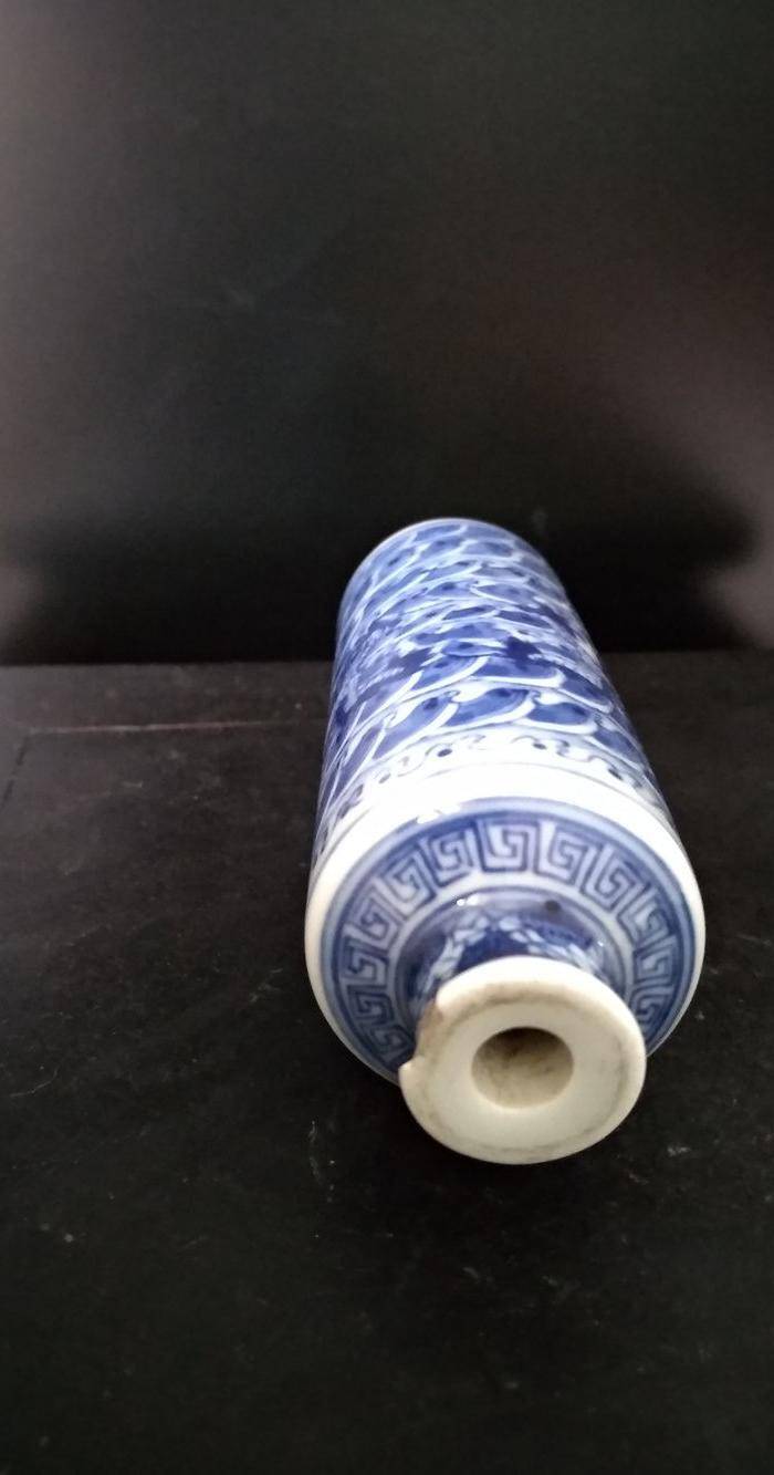 清。青花鼻烟壶,高:9.5Cm,底径3Cm。图5