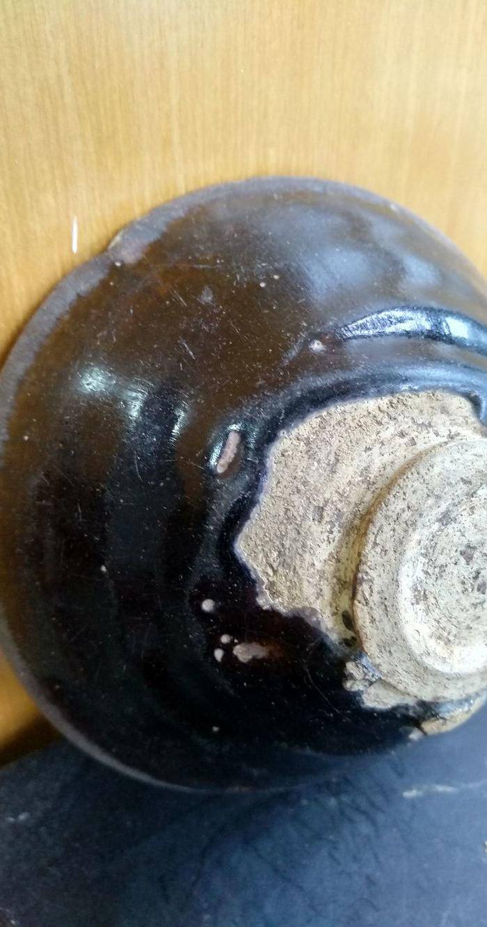宋建窑小底足兔盏。口径11Cm,高4.3Cm。口沿一周有小崩缺图5