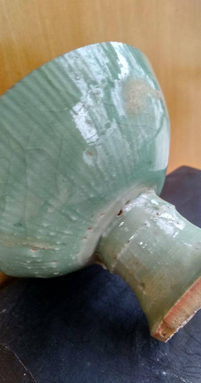 元龙泉梅子青釉高足杯 锯口 ,高7.5Cm,口径11Cm。图3