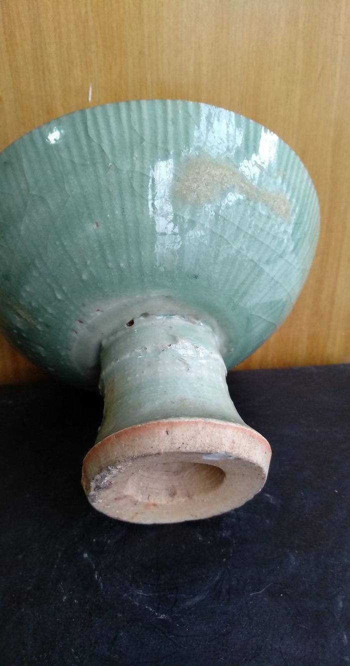 元龙泉梅子青釉高足杯 锯口 ,高7.5Cm,口径11Cm。图5