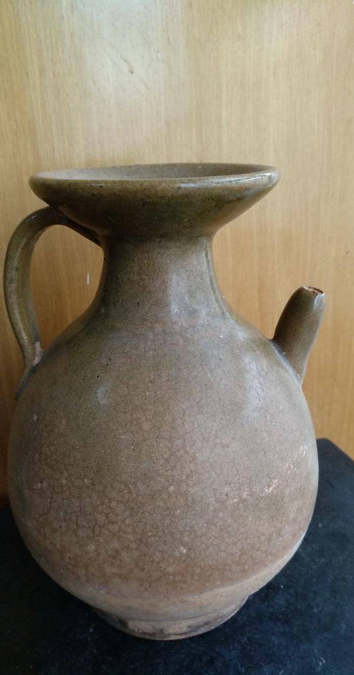 唐,浙江窑口盘口注子,全品相。高14.5Cm,盘口径6.9Cm。图3