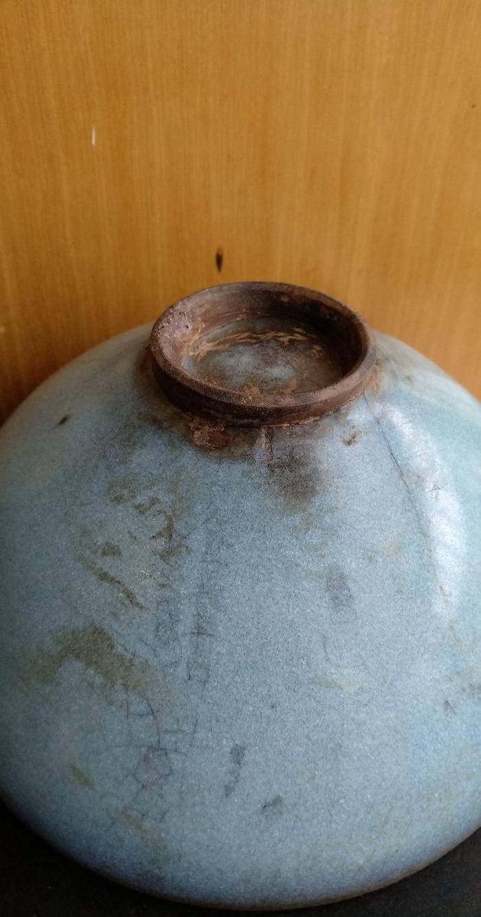 宋 元钧窑碗。口径17.5Cm,高85Cm。图6