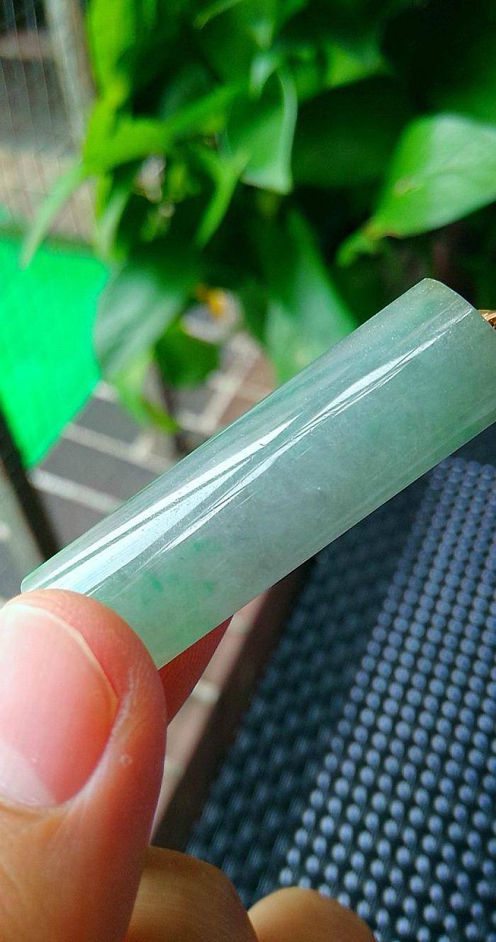 18k金冰润满绿拎管图4