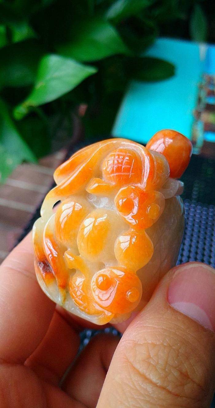 冰润满翡精雕如鱼得水鼻烟壶图3