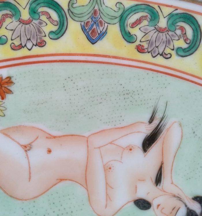 欧州回流。珐琅彩人物画盘径:20.5Cm。图4