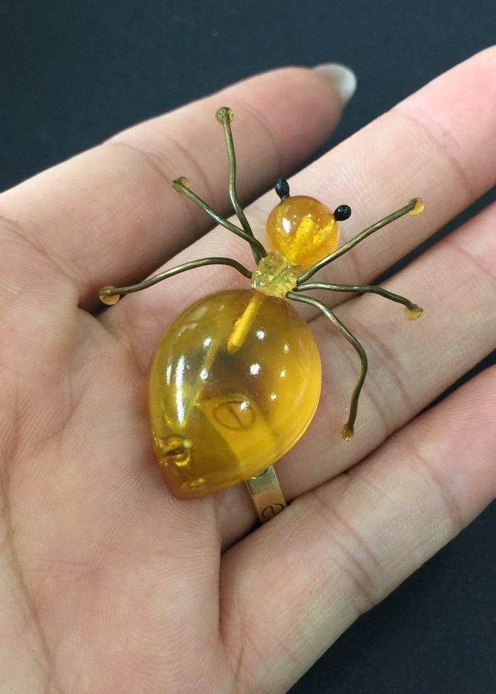 8035欧洲回流金珀蜘蛛胸针一枚图5