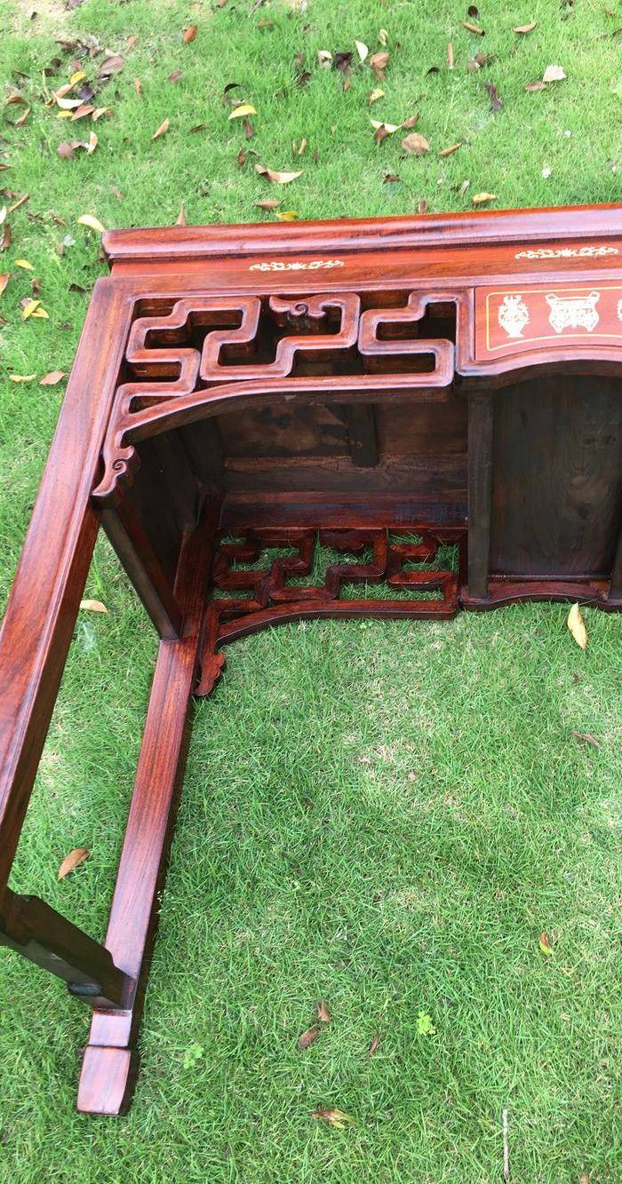 花梨木四面功嵌骨画桌图5