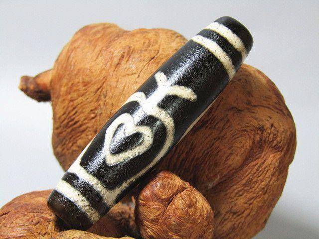 藏传 玛瑙古瓶 天珠 包浆醇熟图4