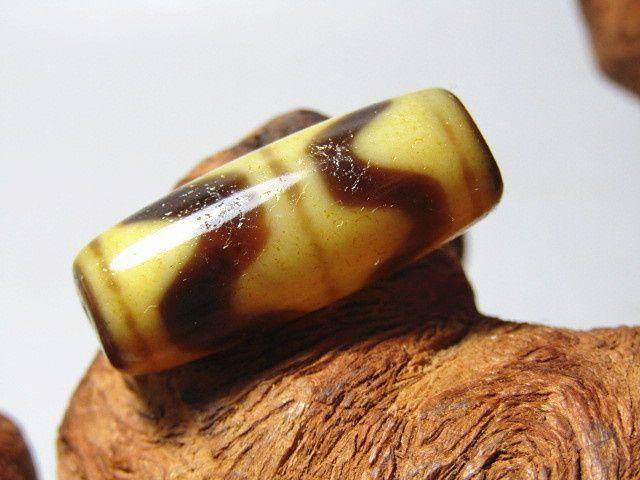 藏传玛瑙 水波纹 天珠 包浆滑熟图3