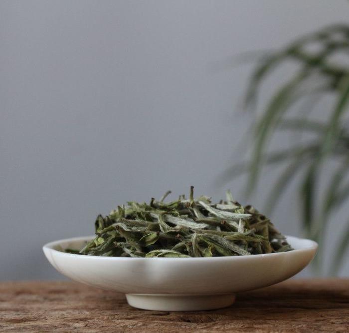 2018高山荒野白毫银针