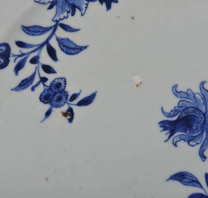 欧美回流 清中期 青花折枝花卉八棱大盘图5