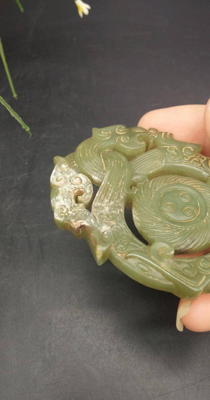 和田青玉双龙戏珠把件 挂件图9