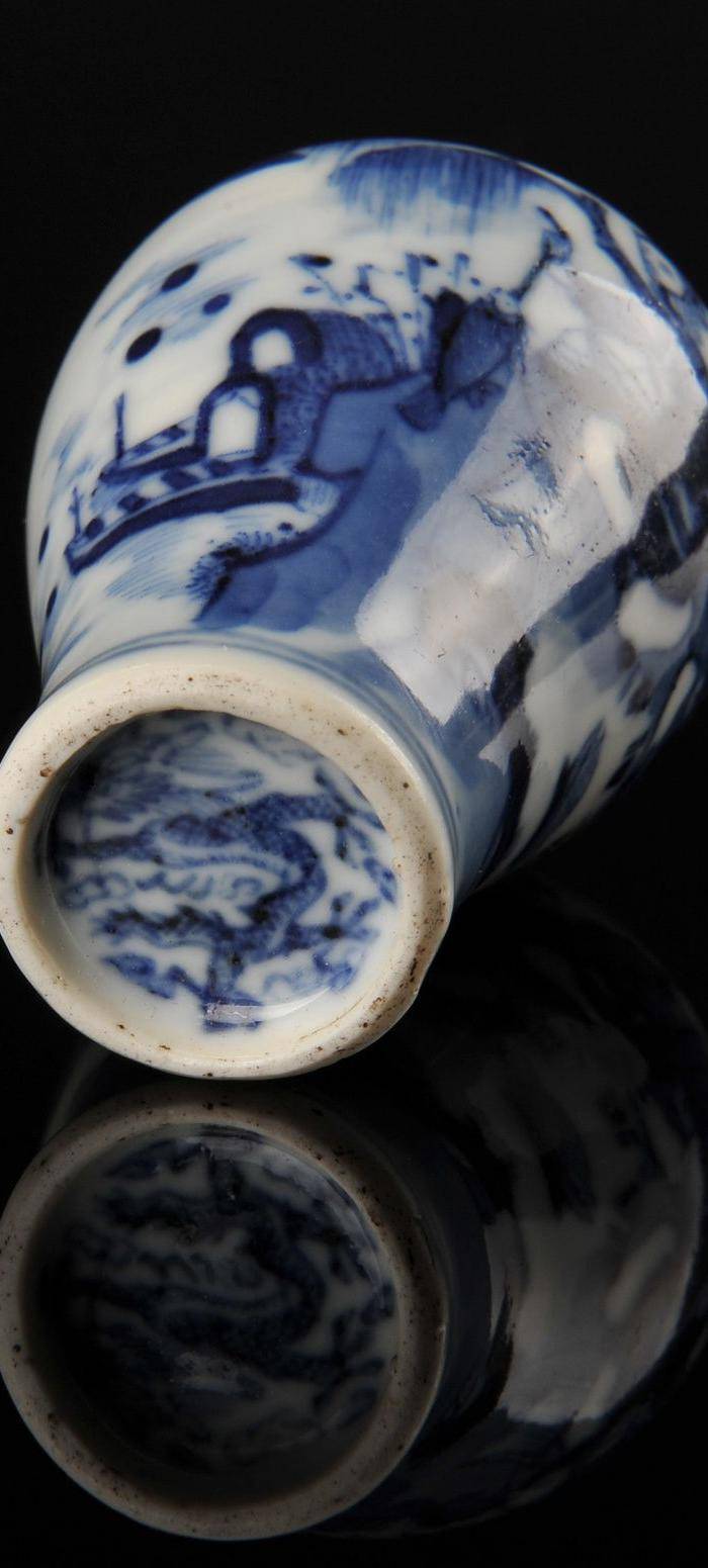 欧美回流 清代 青花人物故事纹鼻烟壶图5