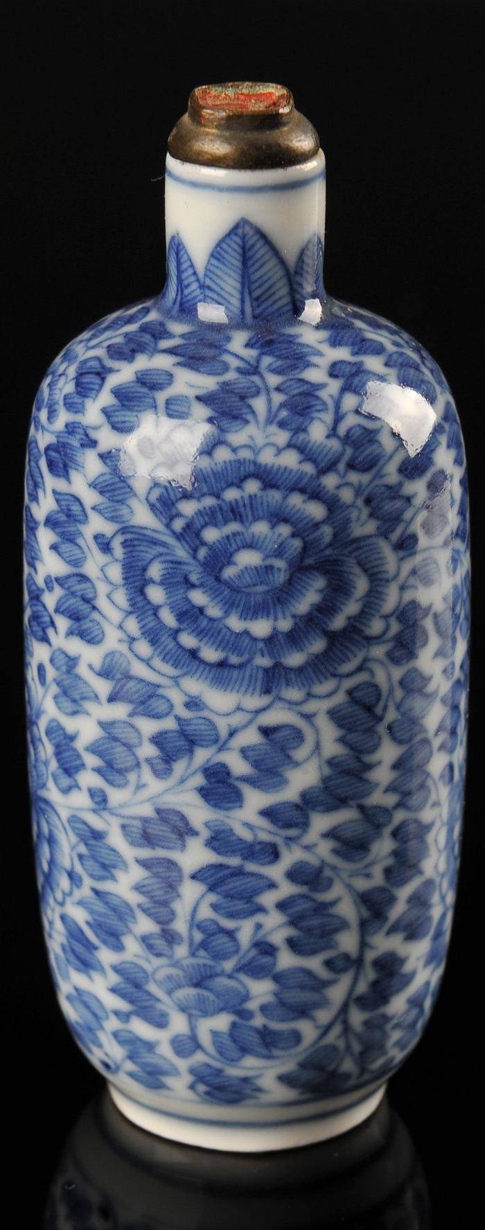 欧美回流 清 青花缠枝花卉纹鼻烟壶图9