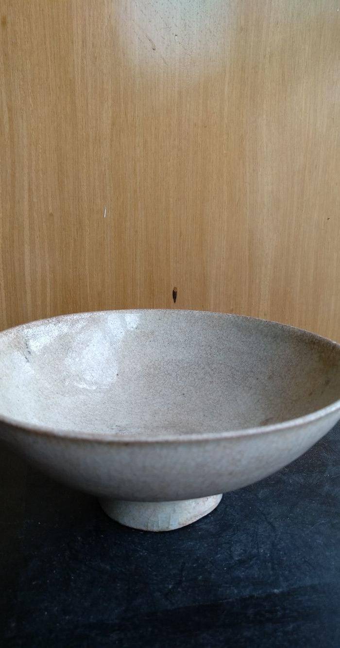 宋影青釉小底足盏。口径10Cm,高3Cm。图2