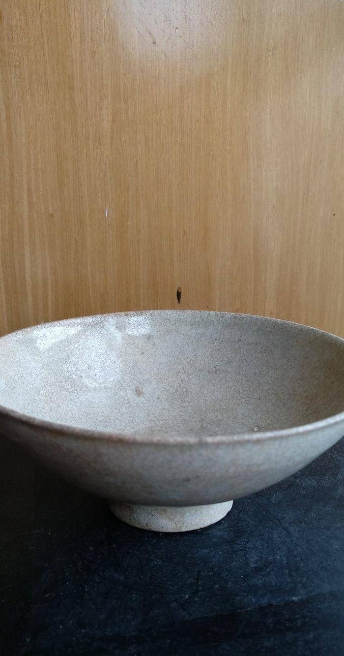 宋影青釉小底足盏。口径10Cm,高3Cm。图3
