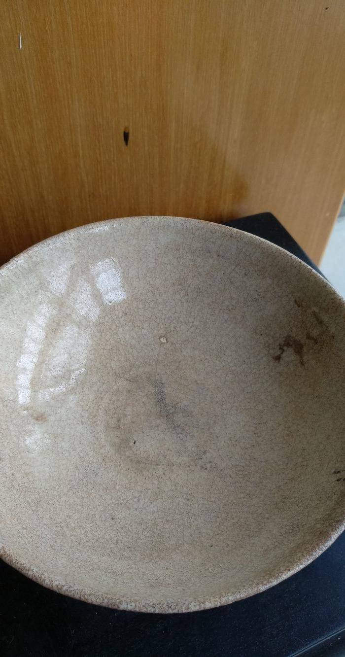 宋影青釉小底足盏。口径10Cm,高3Cm。图4