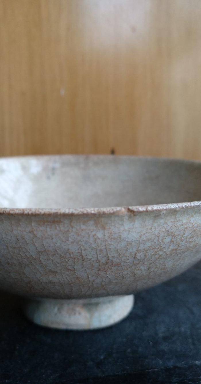 宋影青釉小底足盏。口径10Cm,高3Cm。图6