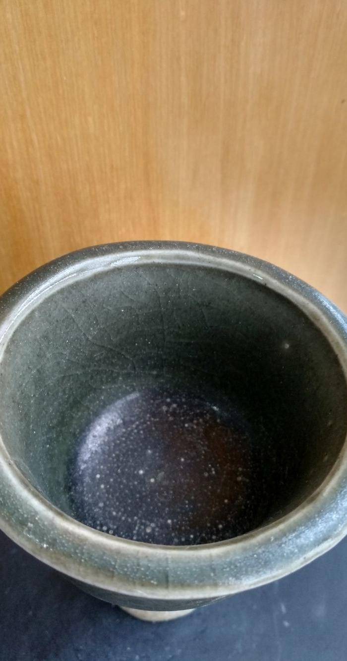 元 明龙泉清釉下纹饰高足杯,高10Cm,口径8Cm。图5
