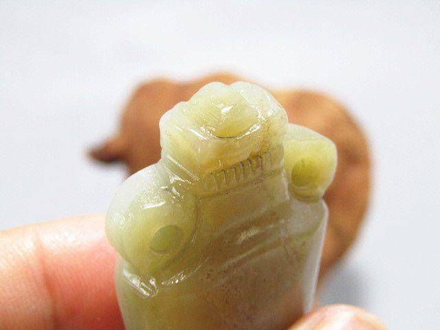 清 和田玉挂糖色 宝瓶 挂件 包浆醇厚图8