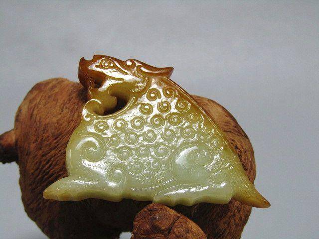 战汉 和田玉 龙牌 挂件包浆熟厚图3