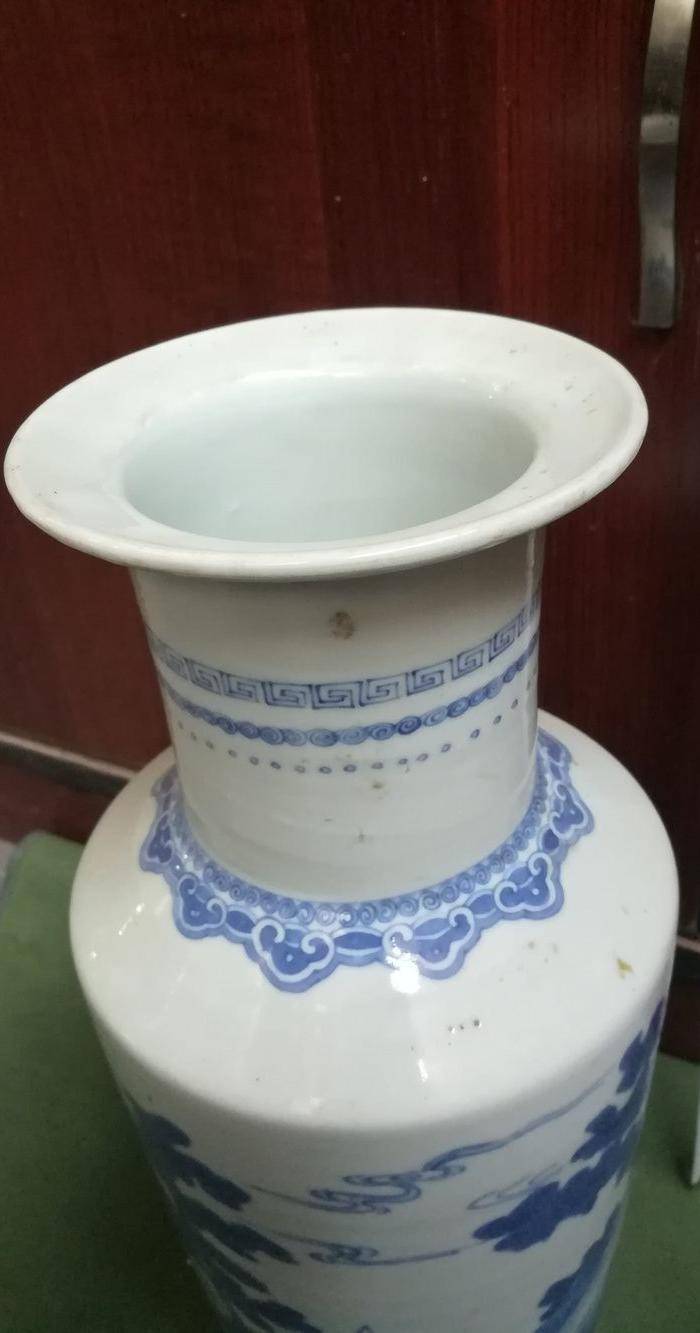 青花棒槌瓶图4